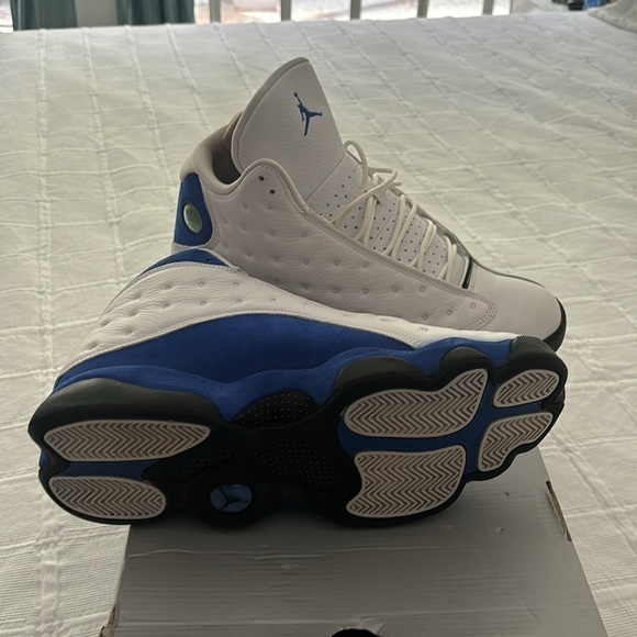 Jordan 13 Retro
White Hyper Royal Black - Picture 9 of 9